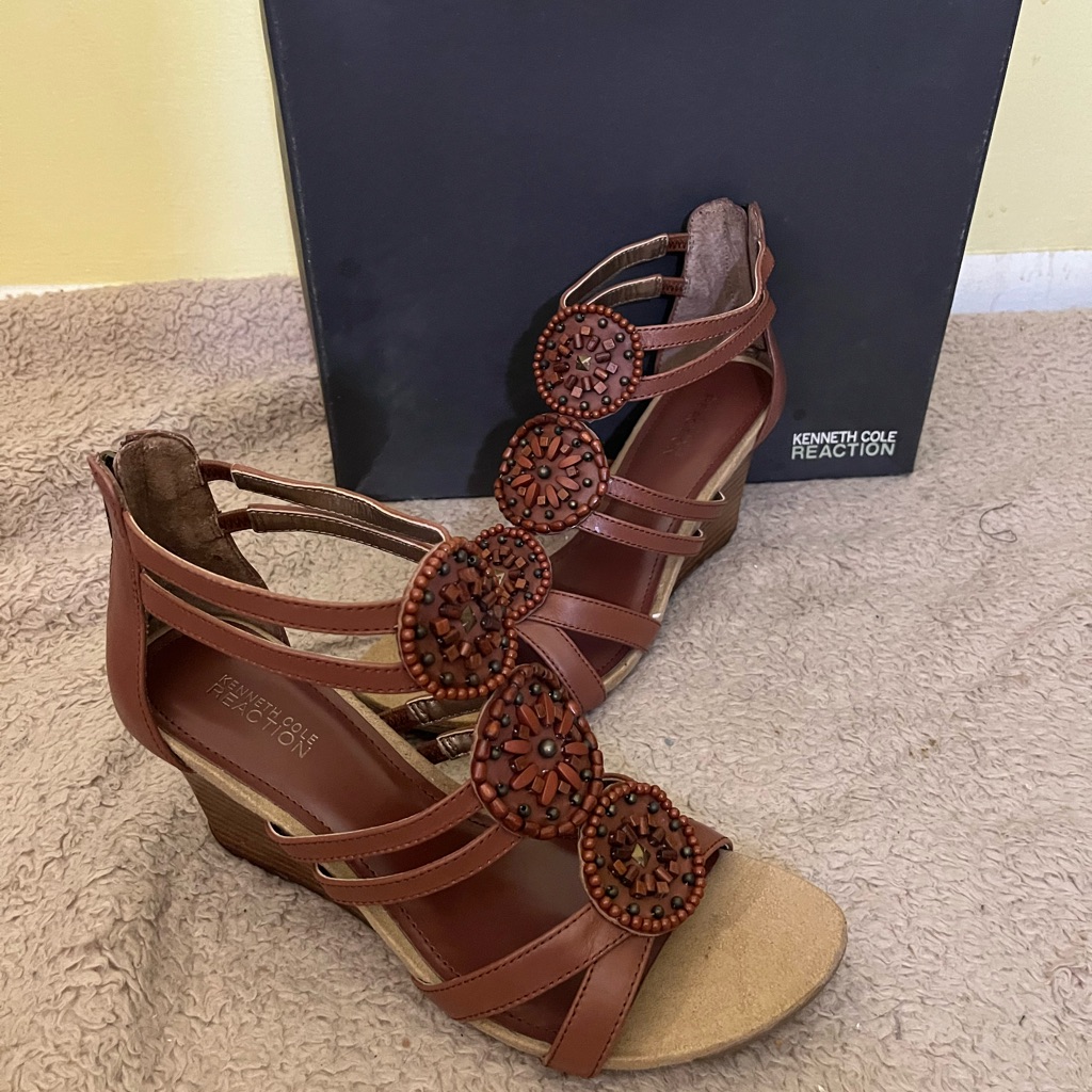 Kenneth Cole Reaction Tan Wedge Sandals